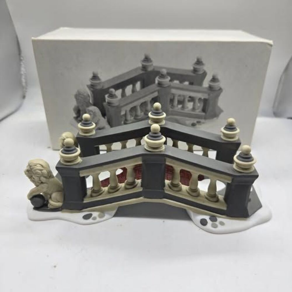 Heritage Village Collection Lionhead Bridge (GAR-1)